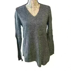 QUINN Cashmere V Neck Asymmetric Sweater Super soft 🩶🩶